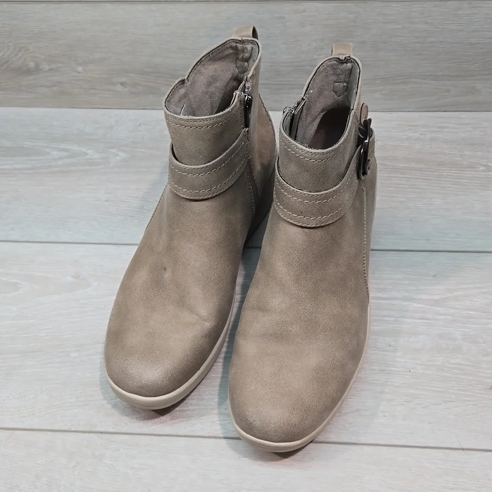 Skechers Womens Ankle Wedge Boots shoes sz 10